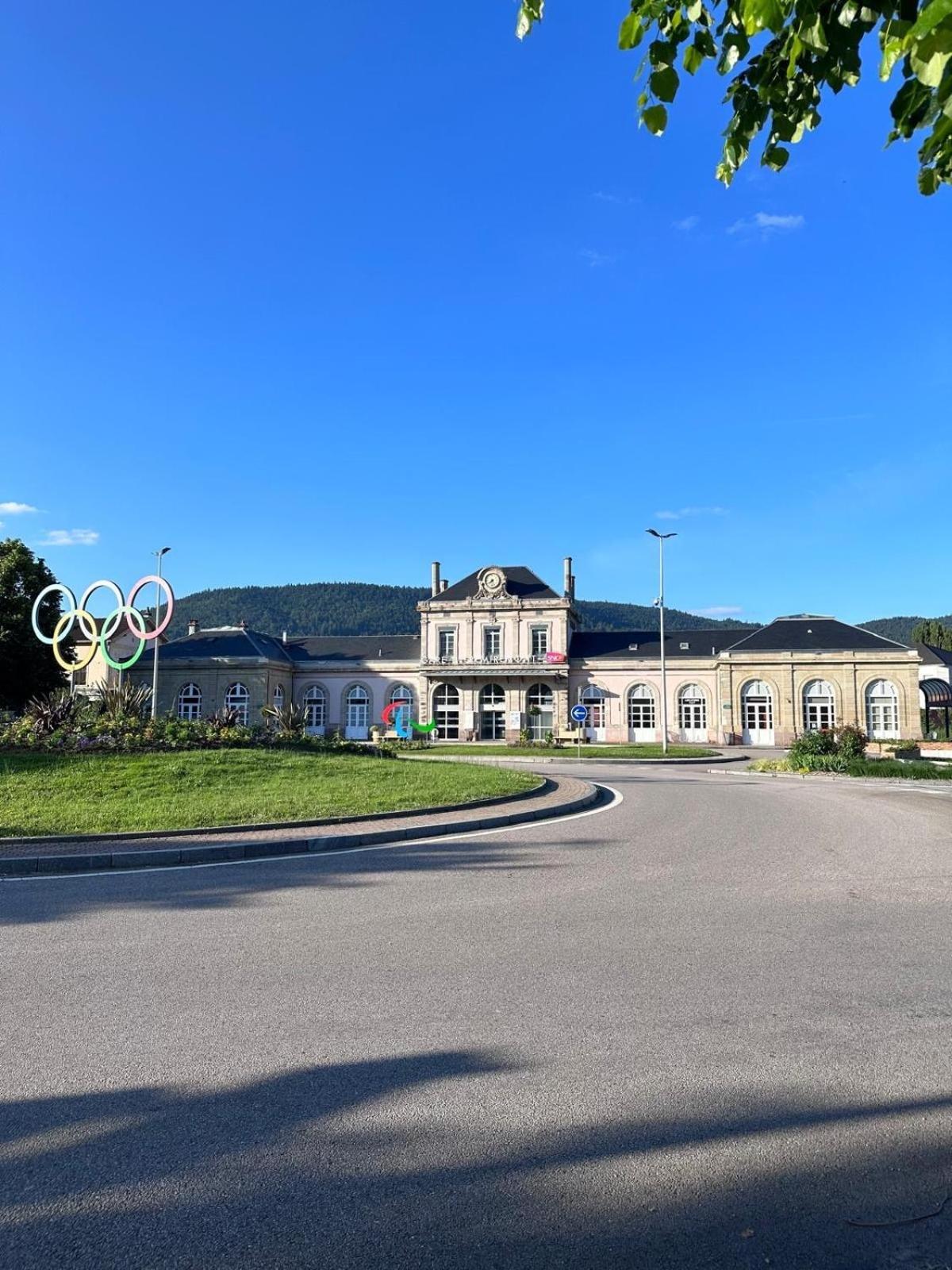 Appartement De La Gare Remiremont Exteriör bild