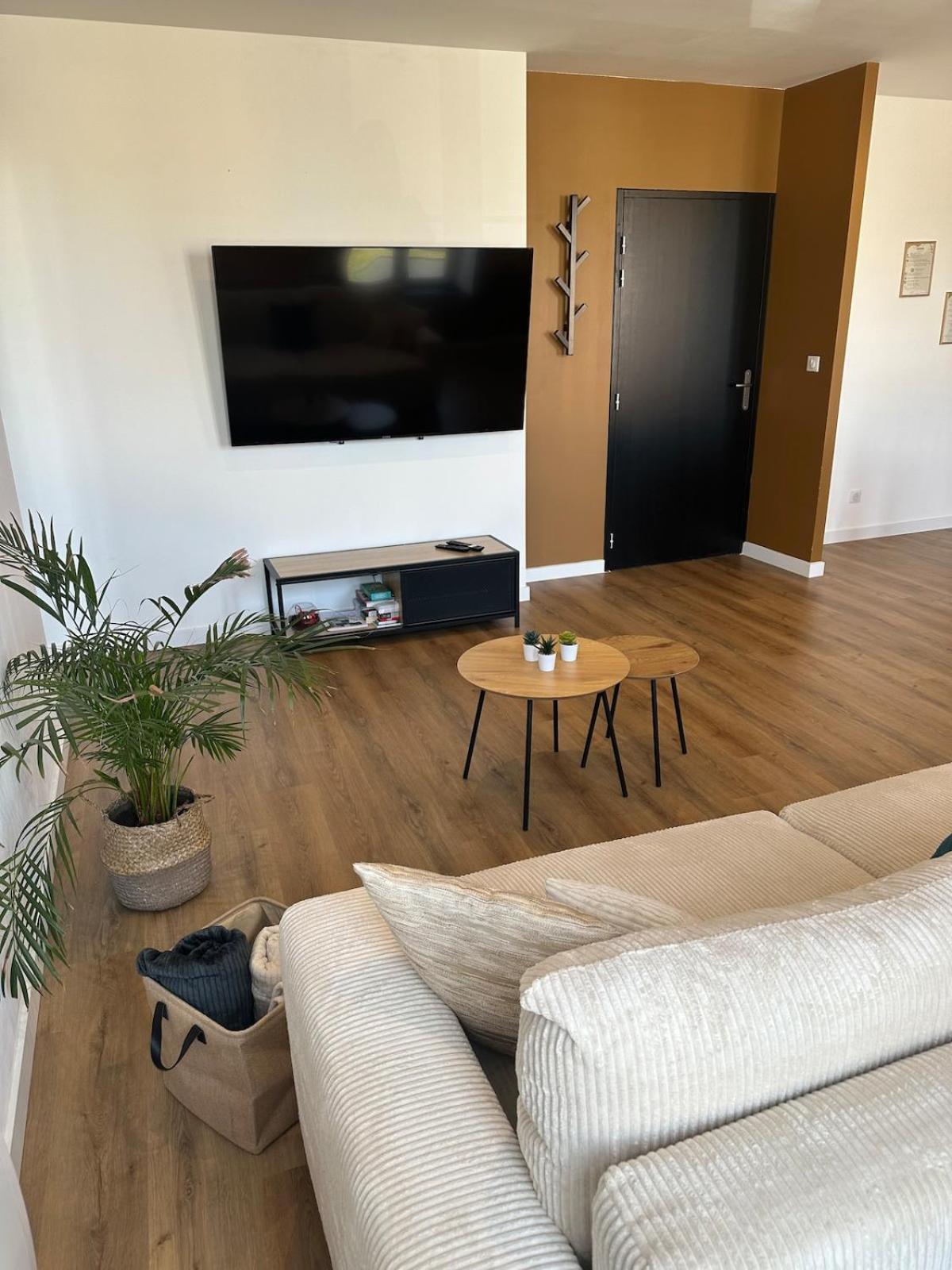 Appartement De La Gare Remiremont Exteriör bild